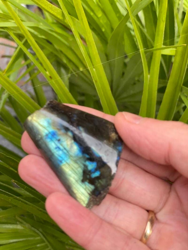 Labradorite brokje