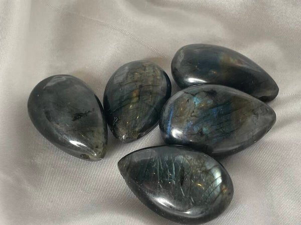 Labradorite doorboorde Druppels
