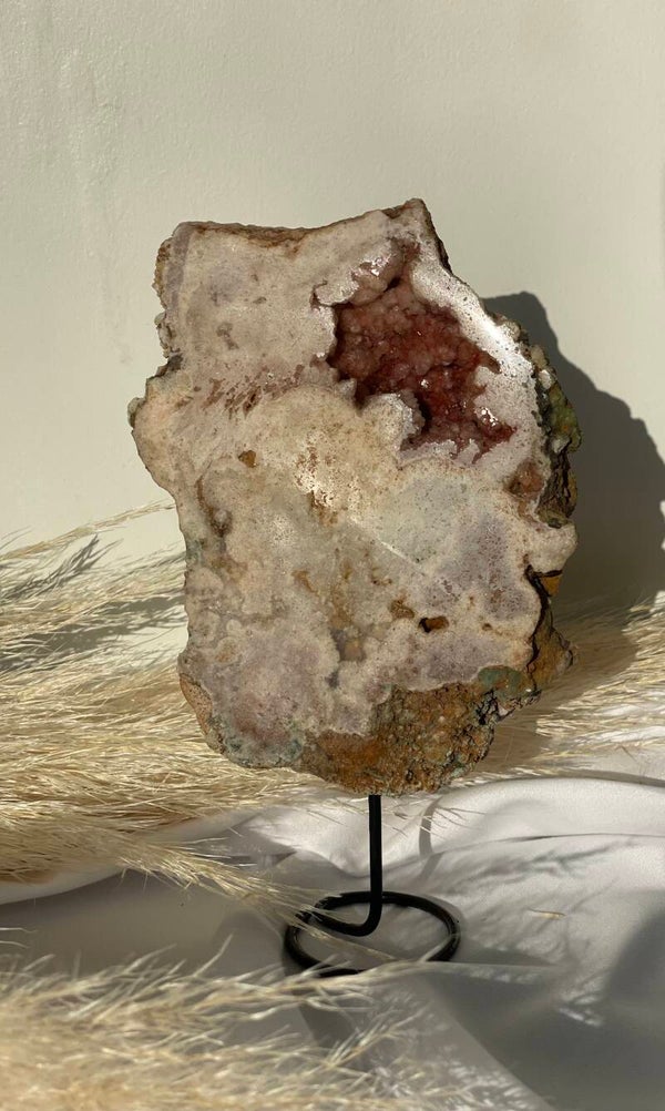 Roze Amethist op standaard 17cm