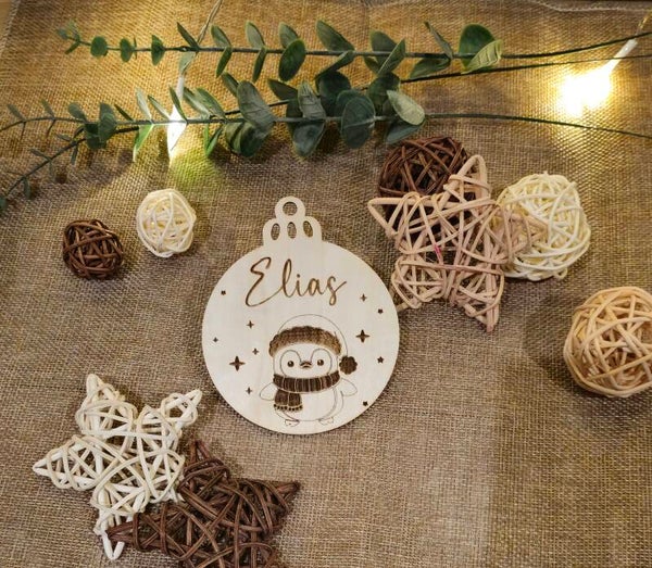Houten kerstbal gegraveerd