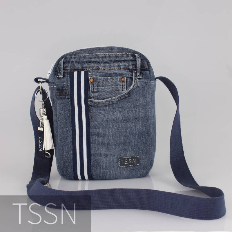 TSSN-design: shopper model Cindu van versleten spijkerbroek