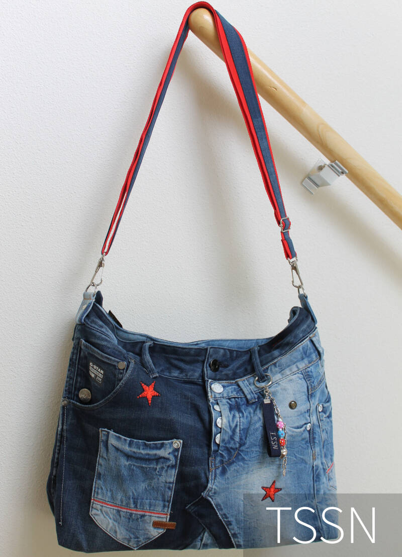 Voorkant herinneringstas van kleine kinderbroekjes