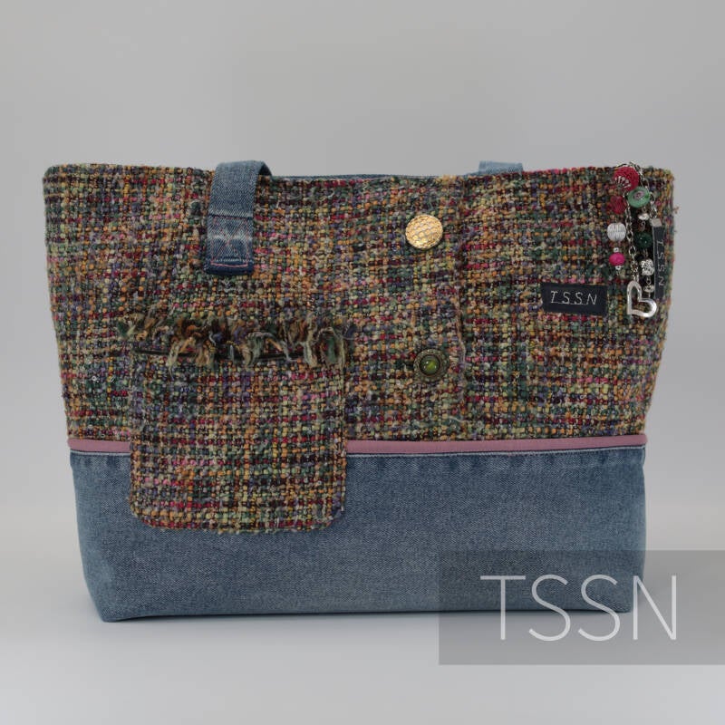 Herinneringstas model Bente gemaakt van een spijkerbroek en colbert