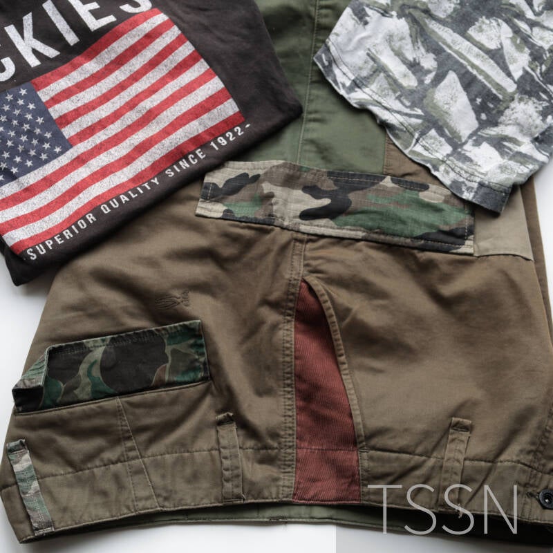 Kledingstukken waaruit de tas is gemaakt.