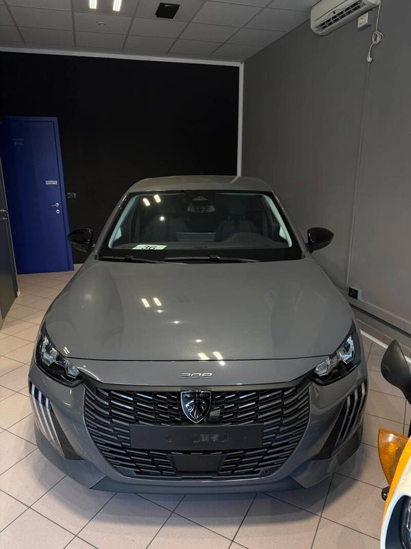 PEUGEOT 208 1.2 BENZINA ALLURE –