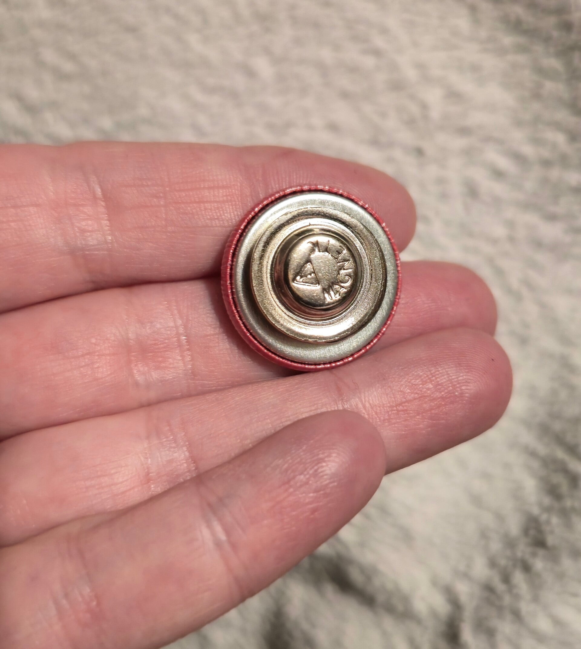 Einzelne Neodym-Magnete mit 1,25 kg Haftkraft für Buttonideen