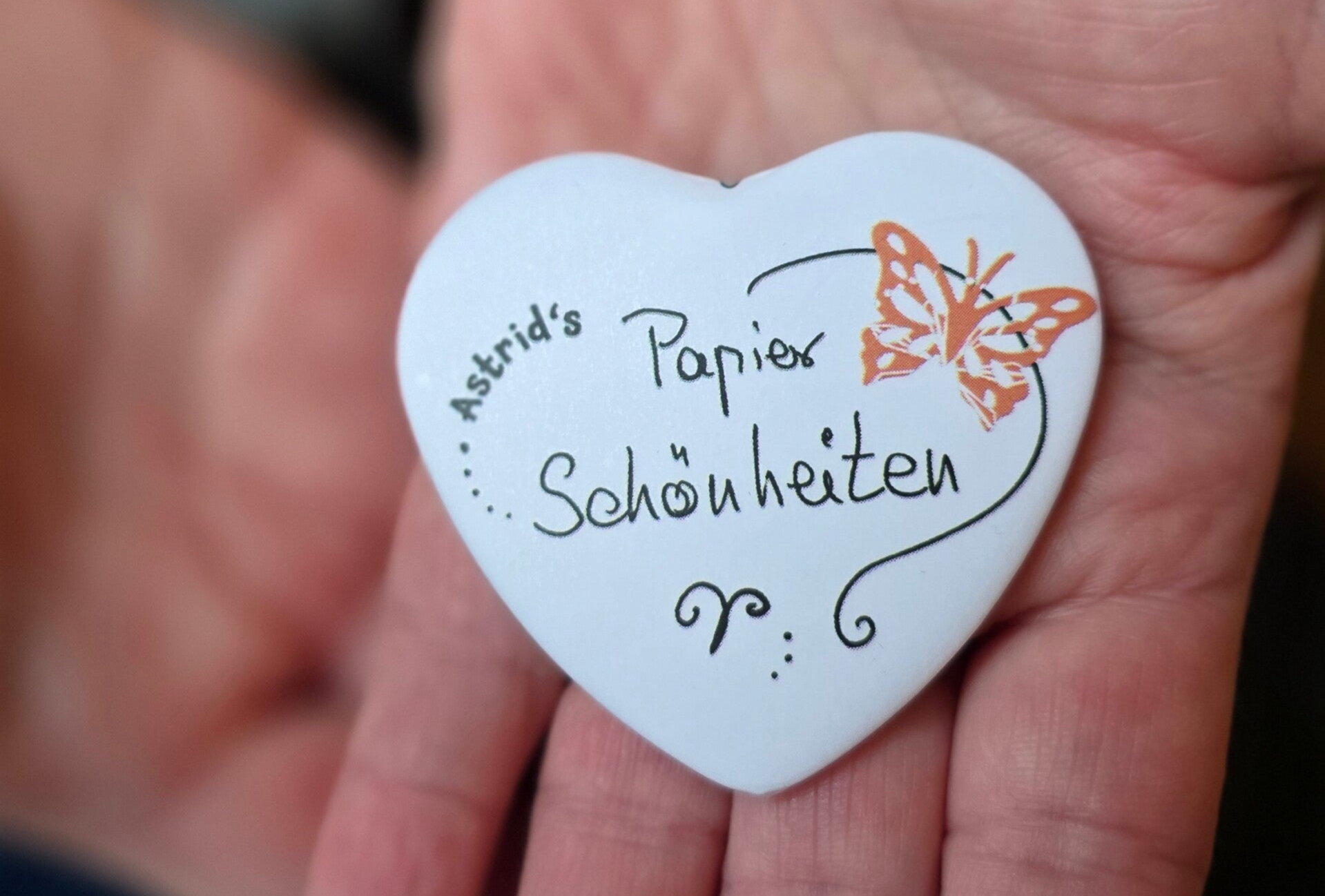 Namensschild mit Neodymmagnet und 2,5 kg Haftkraft