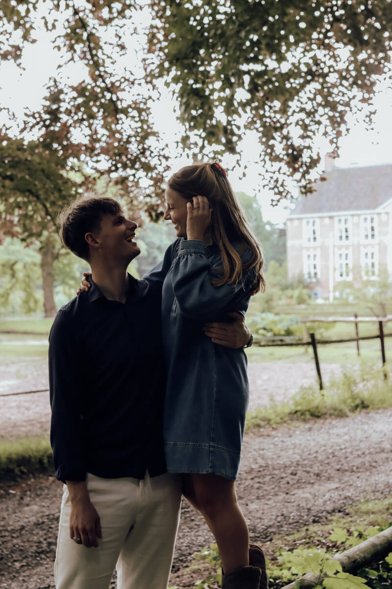 Fotograaf wat liefdevol stel vastlegt
