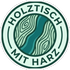 Holztisch mit Harz