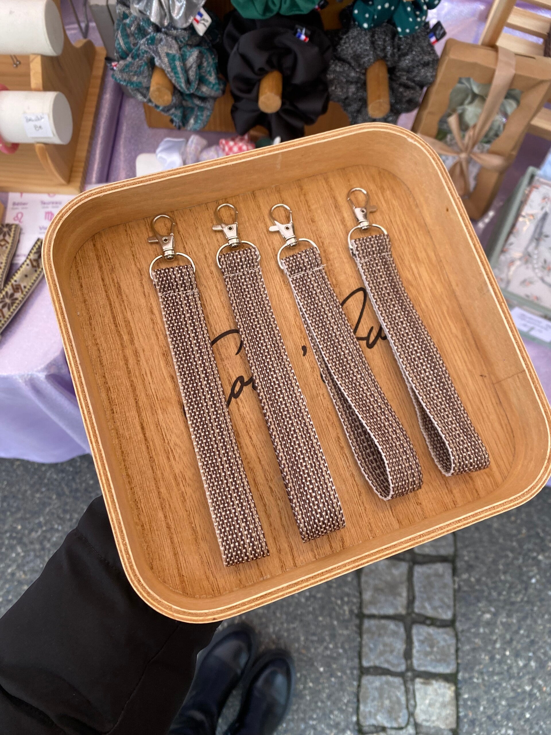 🤍 Porte-clés tissage brun texturé