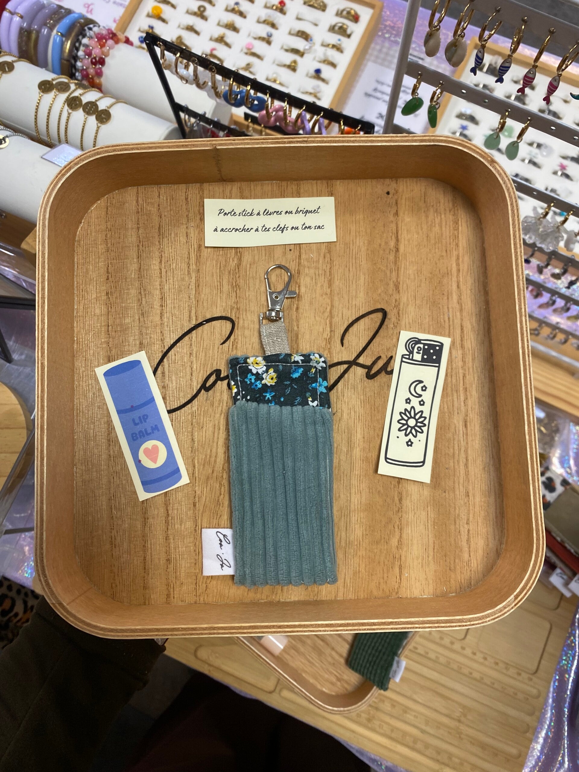 🌊 Porte-clés porte baume vert d’eau plissé & fleuri