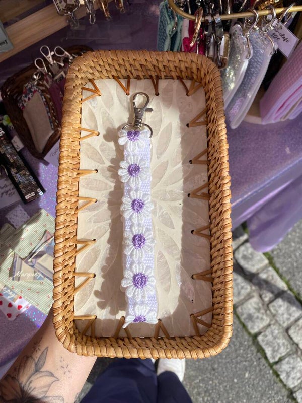 🪻Porte-clés brodé “Lavande Girl”