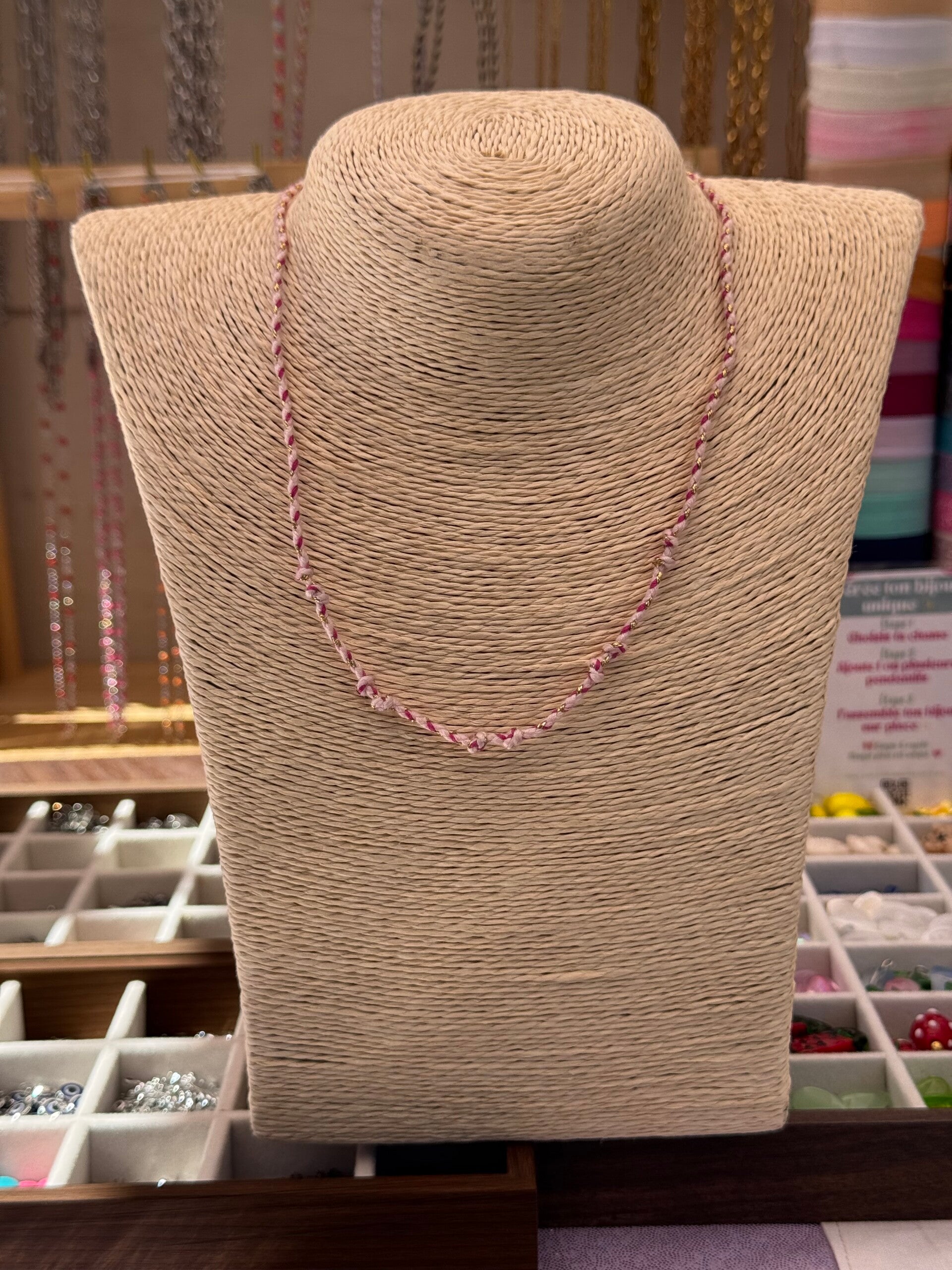 Collier cordon rose doré