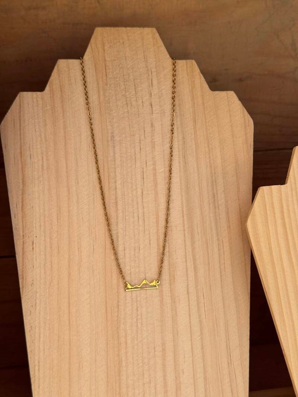 Collier doré chaîne de montagnes 🏔️