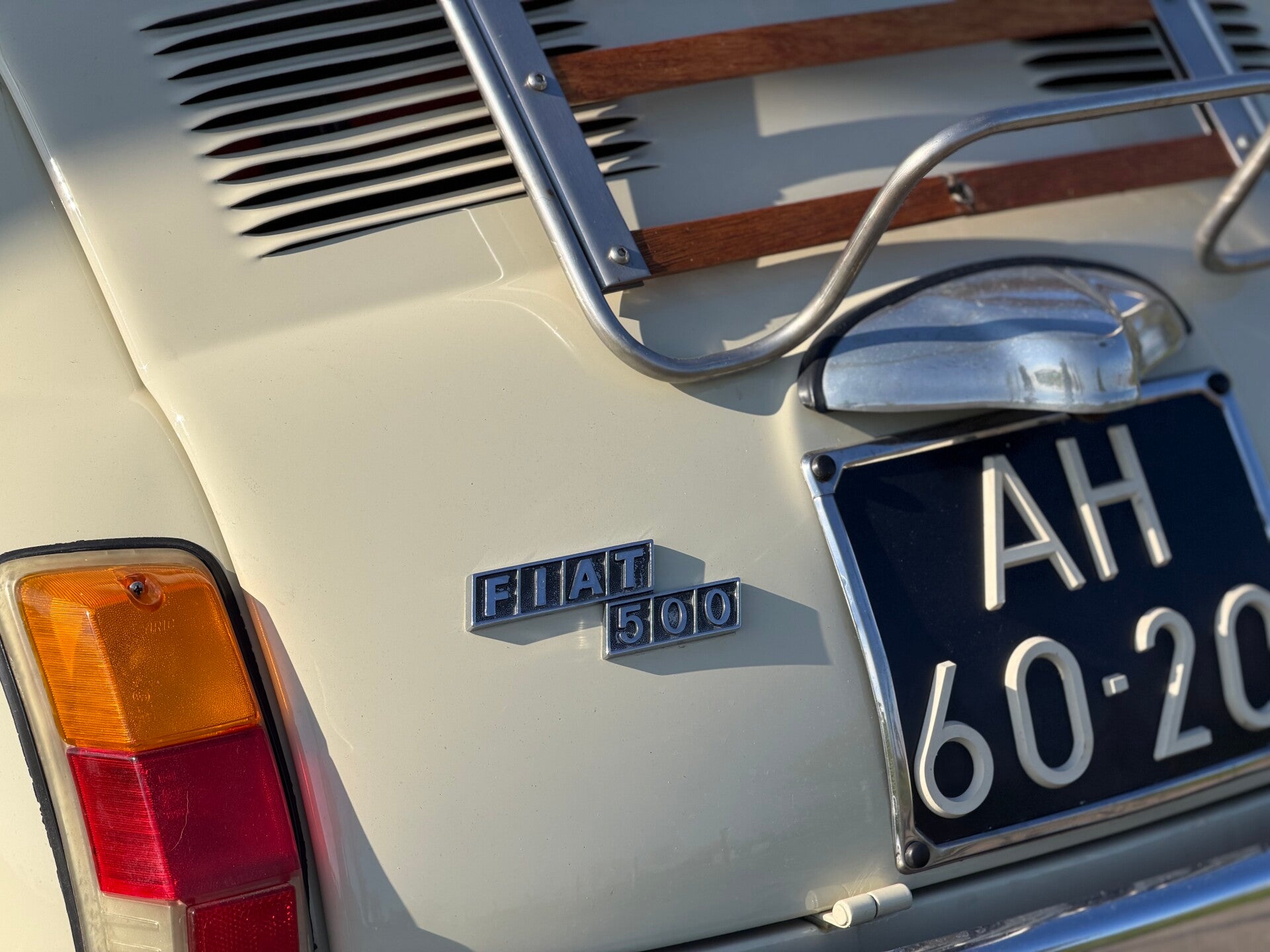 Klassieke Fiat 500 trouwauto