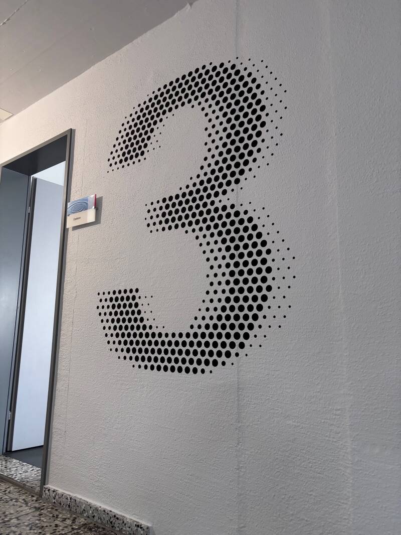 Schablonierarbeit Treppenhaus