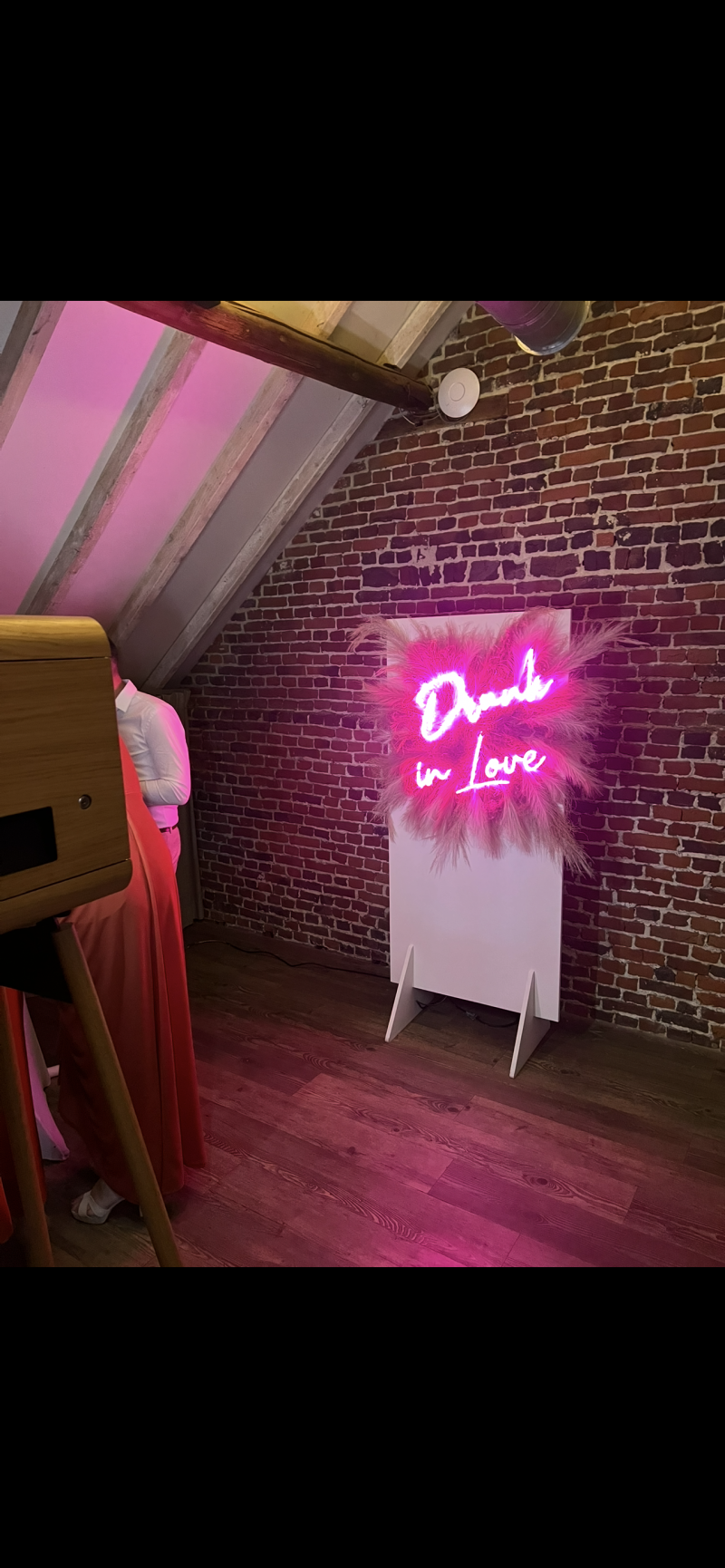 achtergrond neon voor trouw