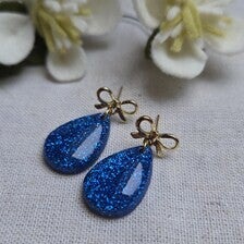 Sapphire | Blauwe glitter oorbellen