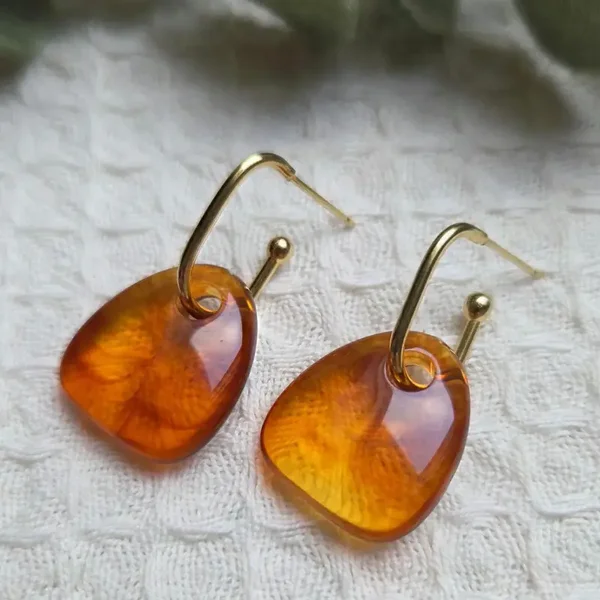 Amber | Goudkleurige oorbellen