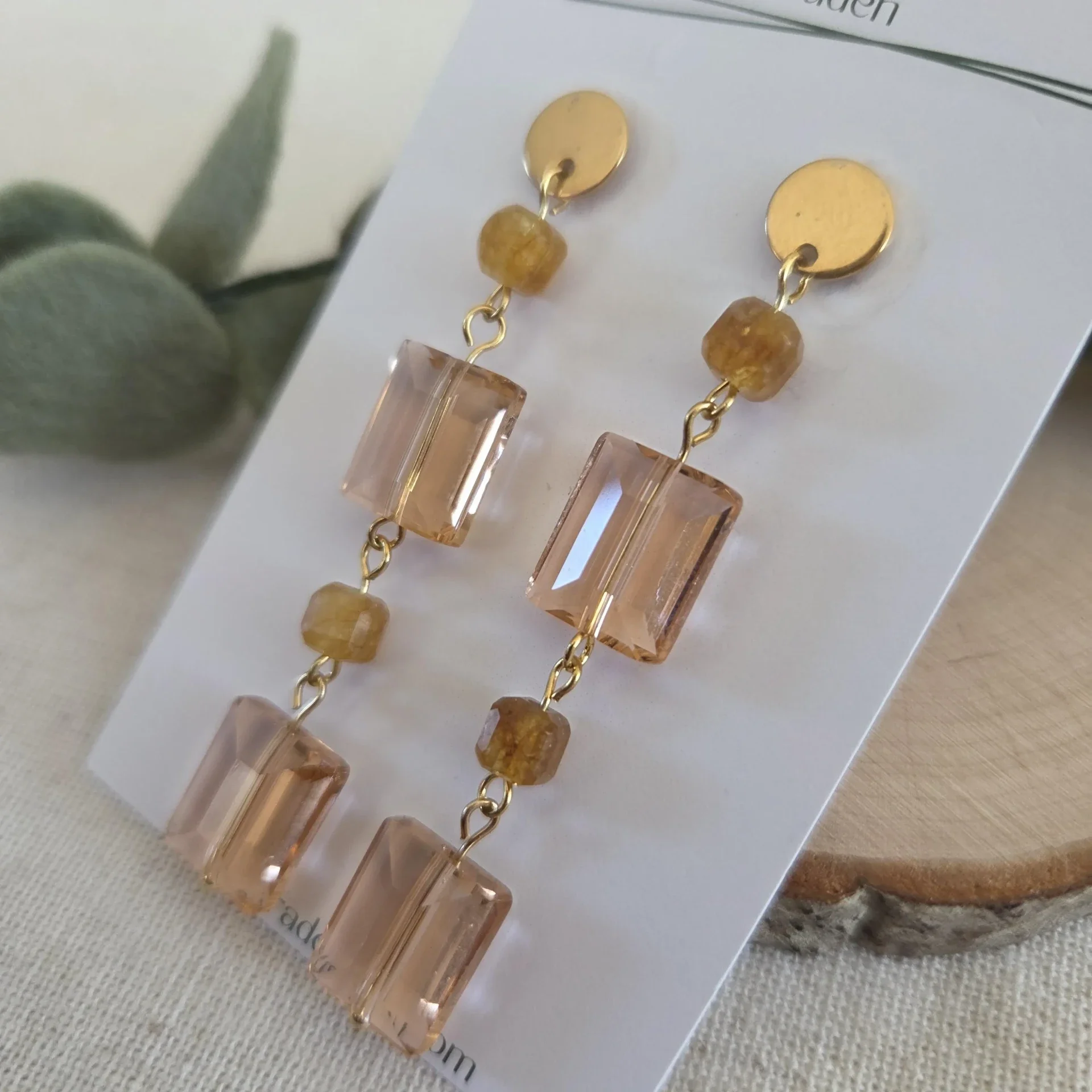 Blush | Oorbellen van facet kralen