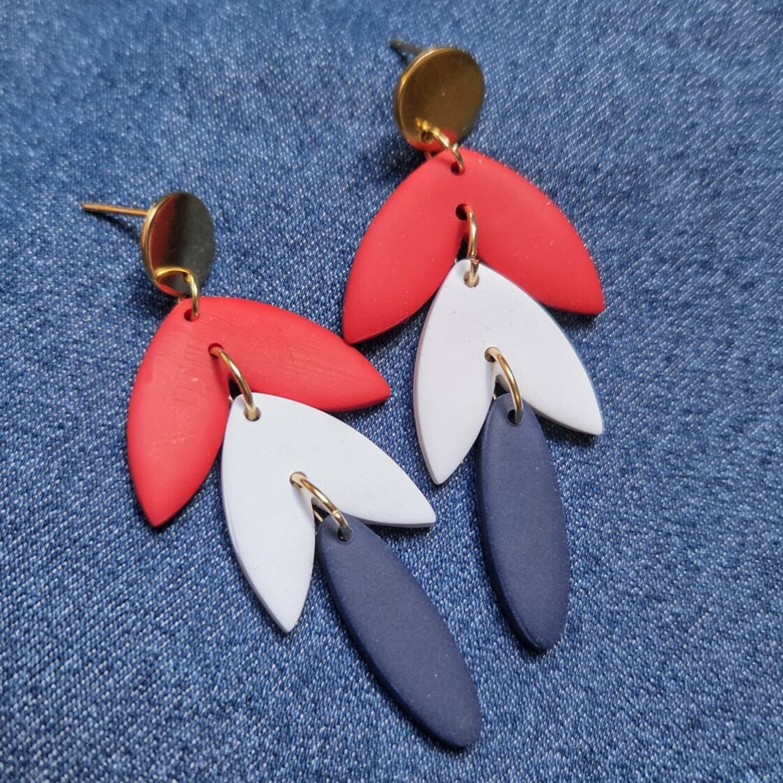 Rood, wit en blauw oorbellen