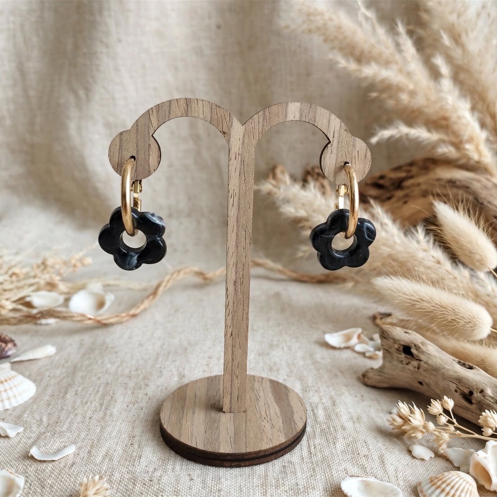 Boucles d'oreilles créoles doré et fleurs Noir