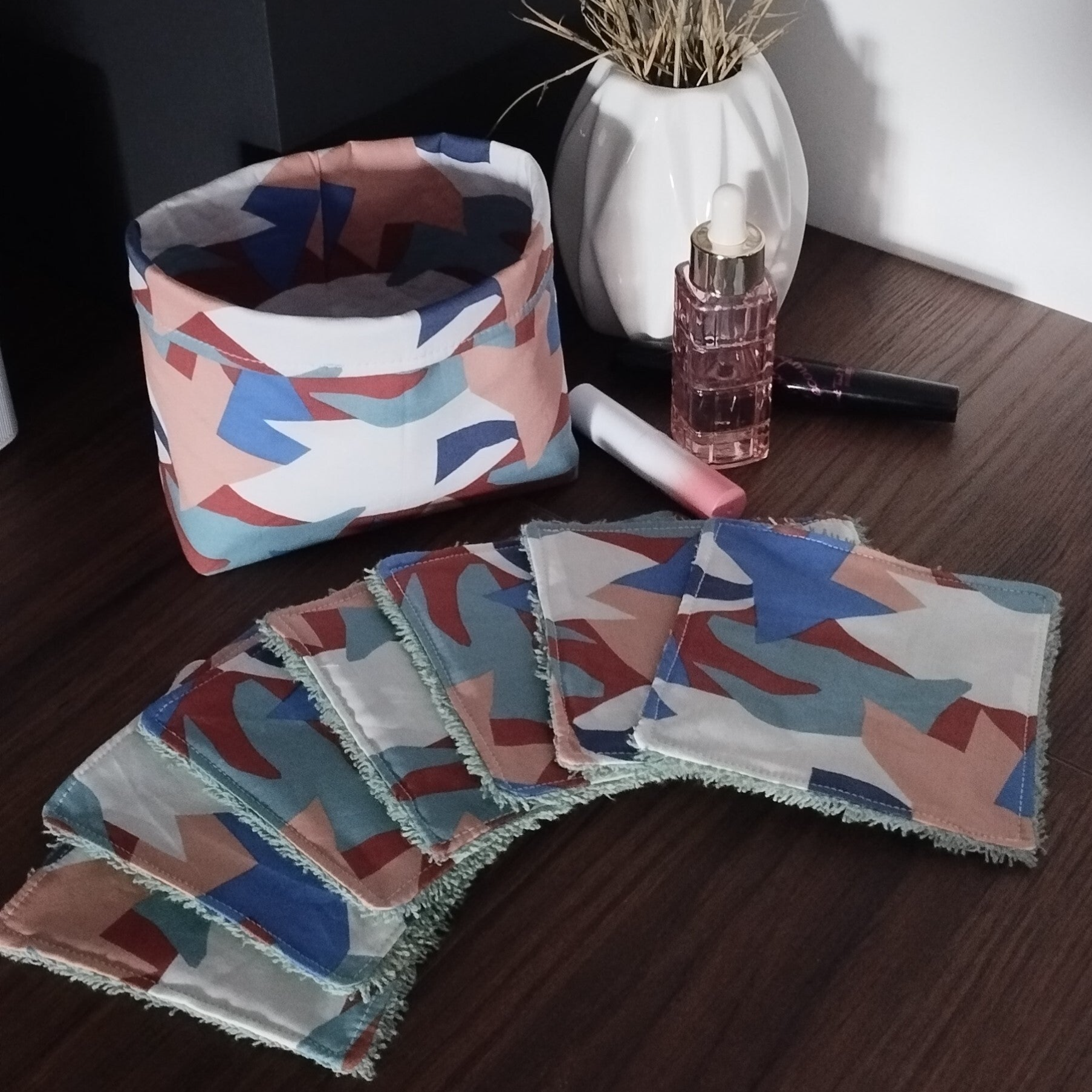 Panière avec lingettes réutilisables oiseaux multicolores