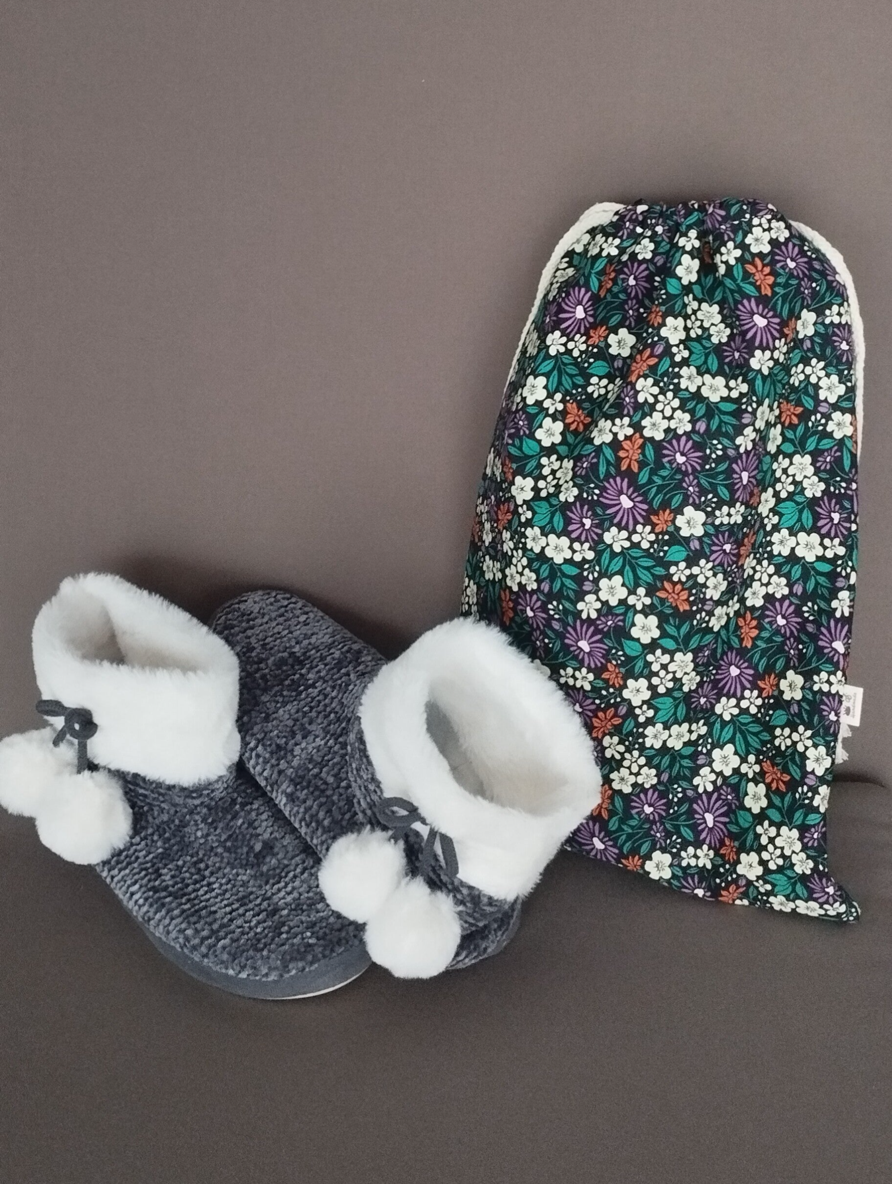 Sac à chaussons fleurs noir cordons beige