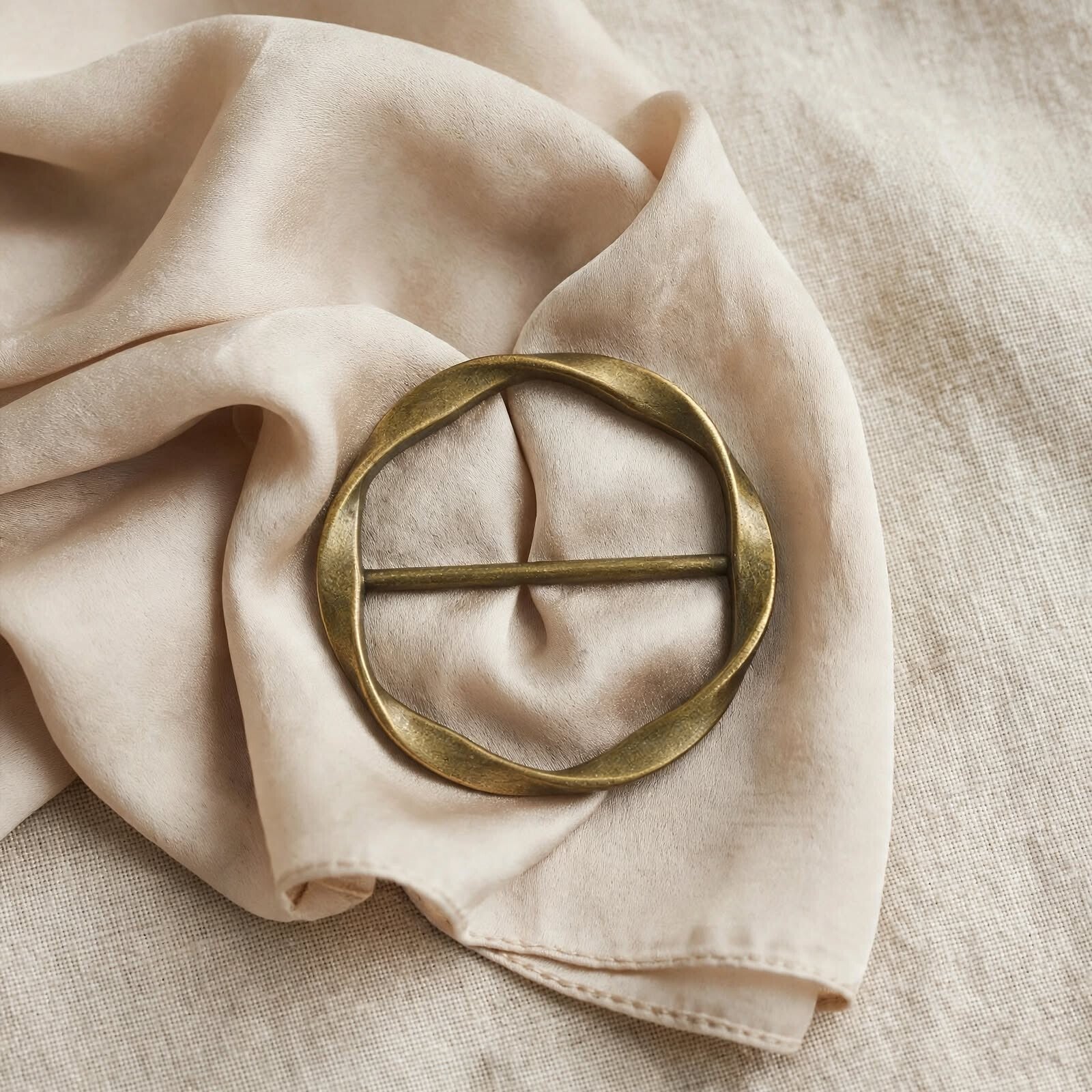 Attache-foulard rond bronze mat