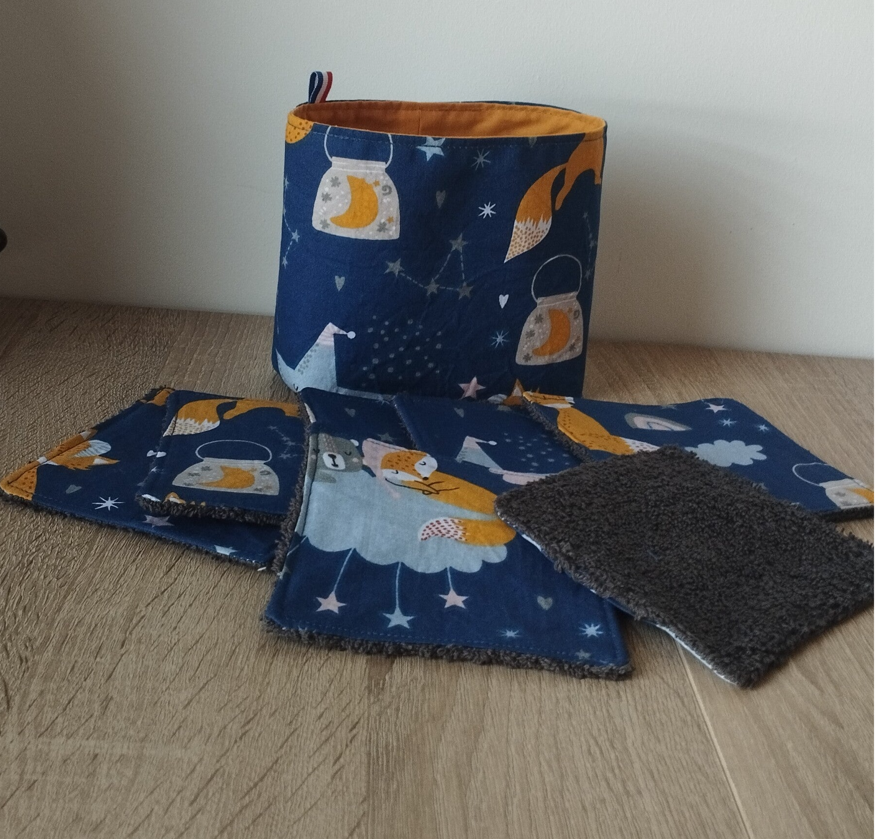 Panière avec lingettes réutilisables renard nuit étoilée