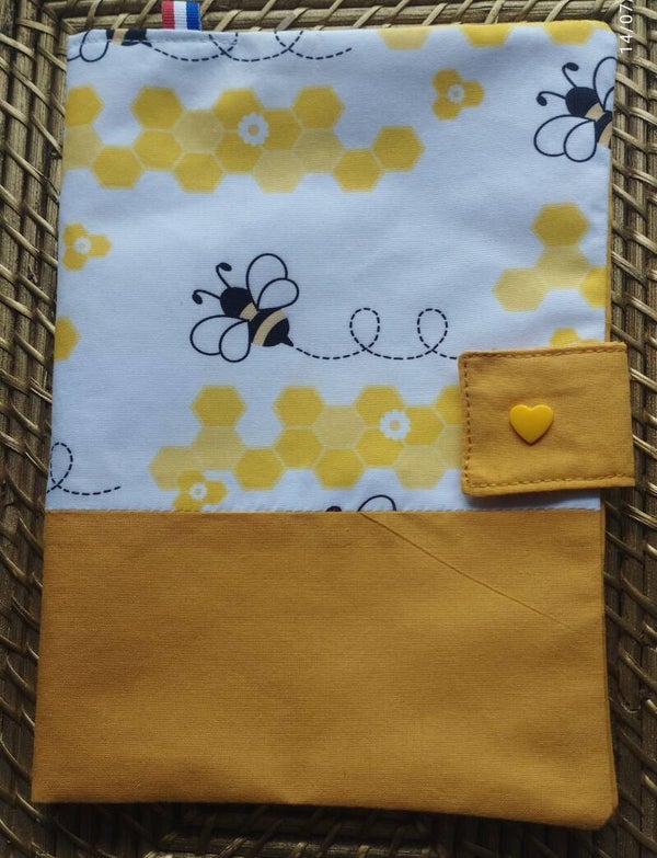 Protège-carnet de santé abeilles jaune