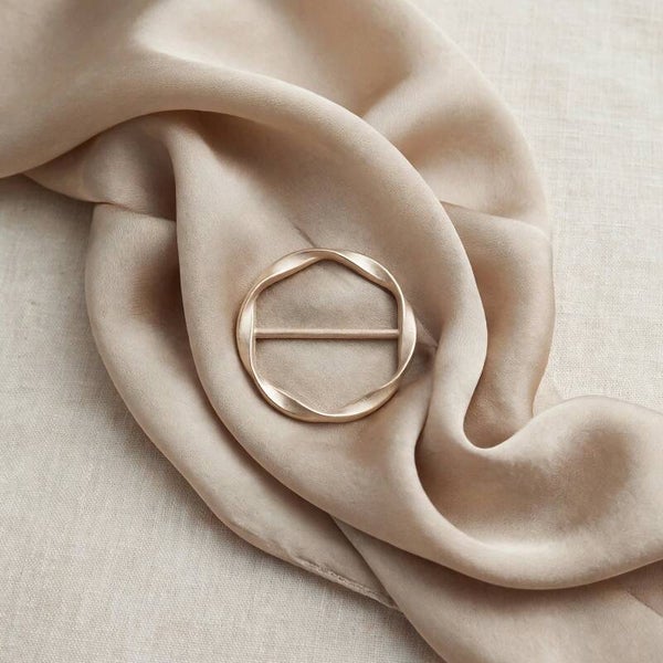 Attache-foulard rond doré mat