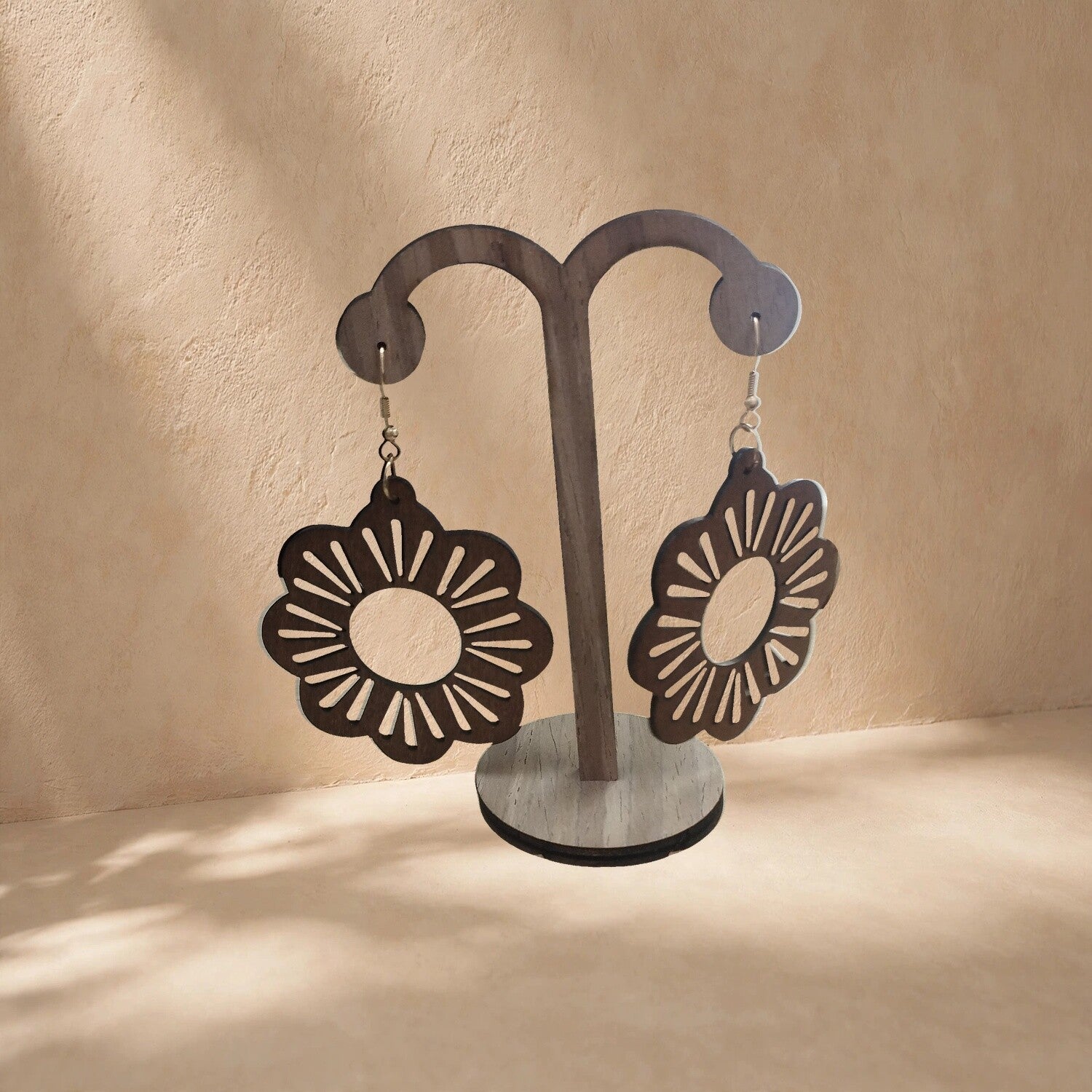 Boucles d'oreilles en bois fleur Marron