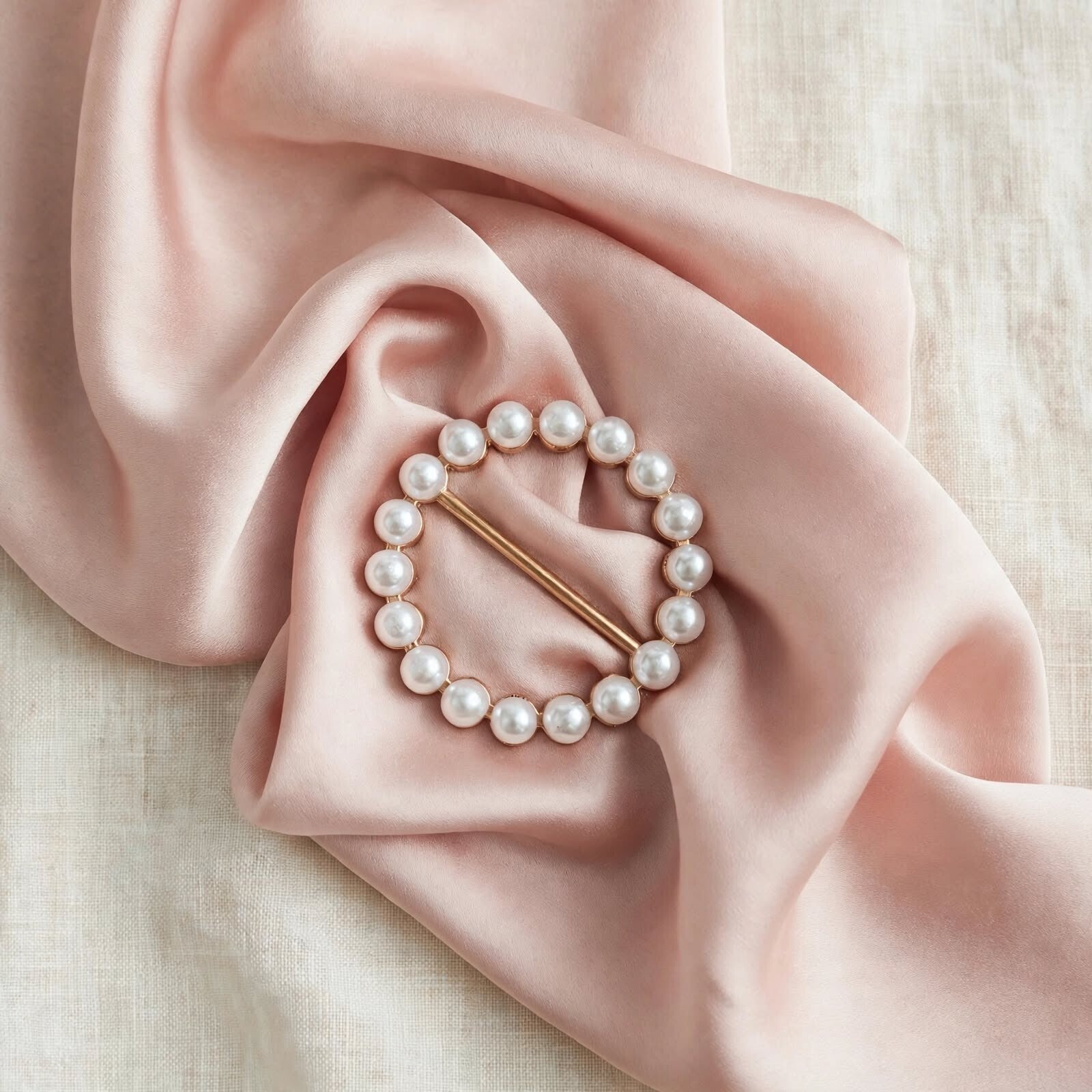 Attache-foulard rond perles