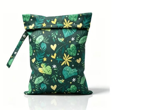 Pochette imperméable verte motif tropical