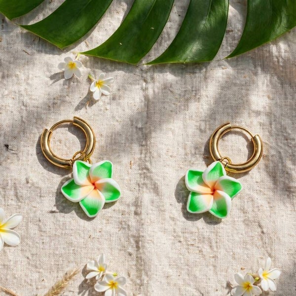 Boucles d'oreilles créoles fleurs vertes