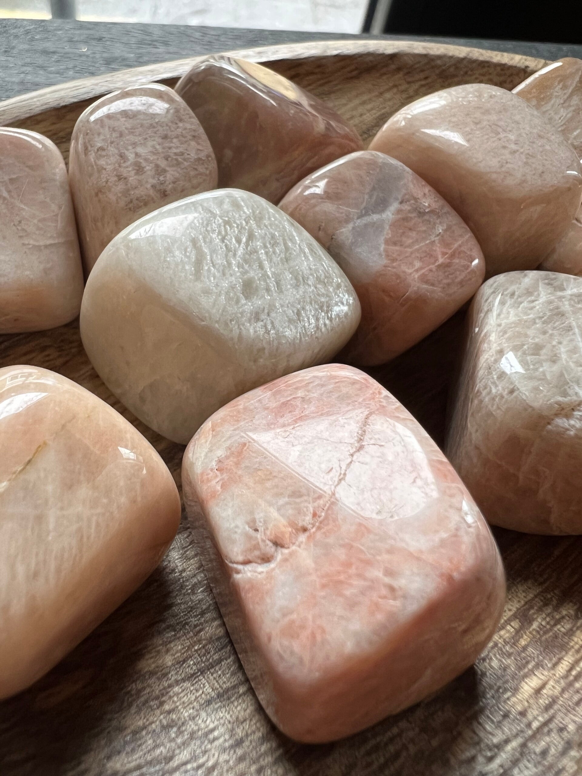 Roze / perzik maansteen (1,5 - 3 cm)