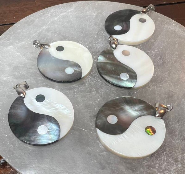 Yin Yang hanger parelmoer