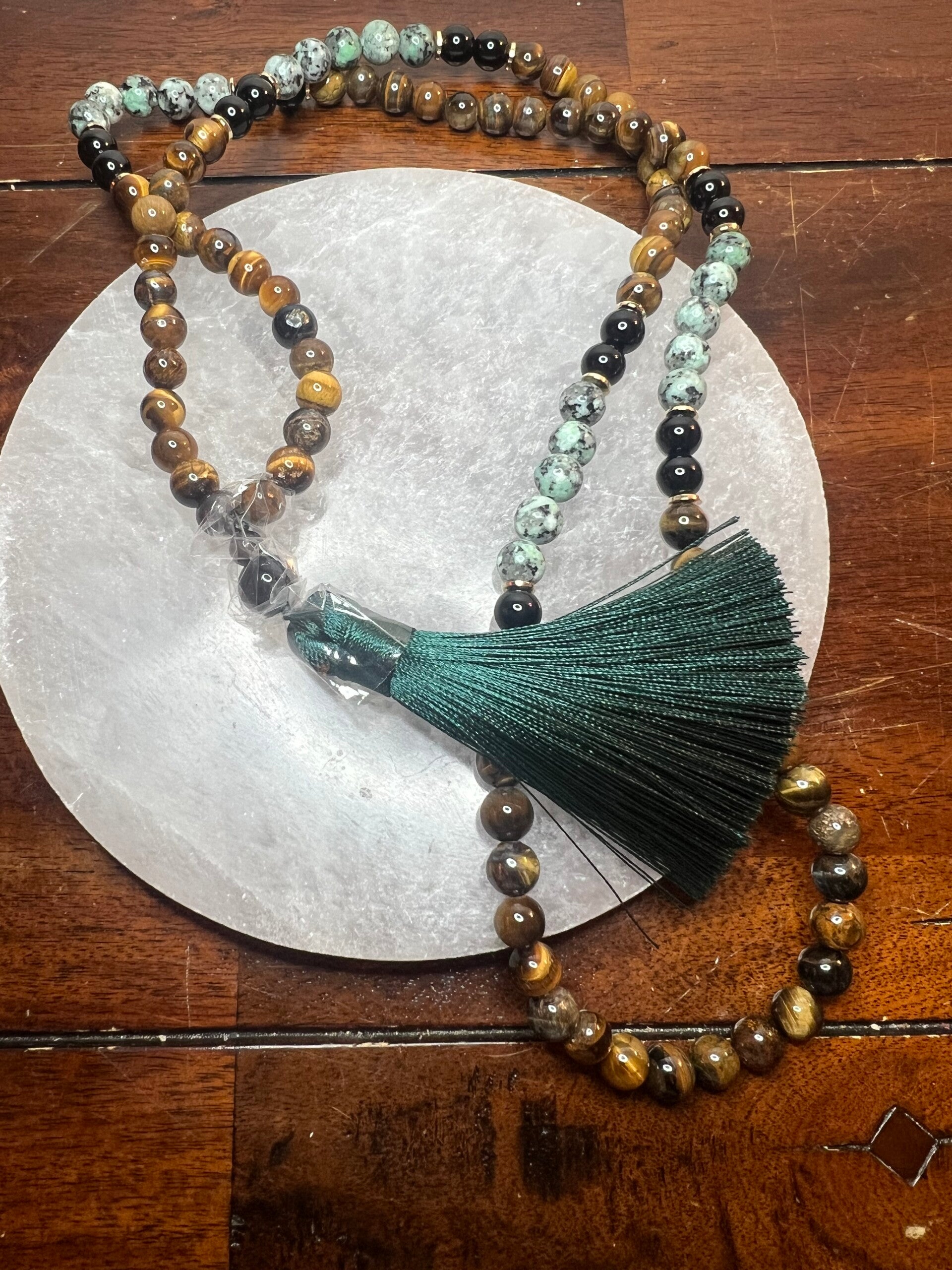 Mala tijgeroog, zwarte onyx, groene jaspis