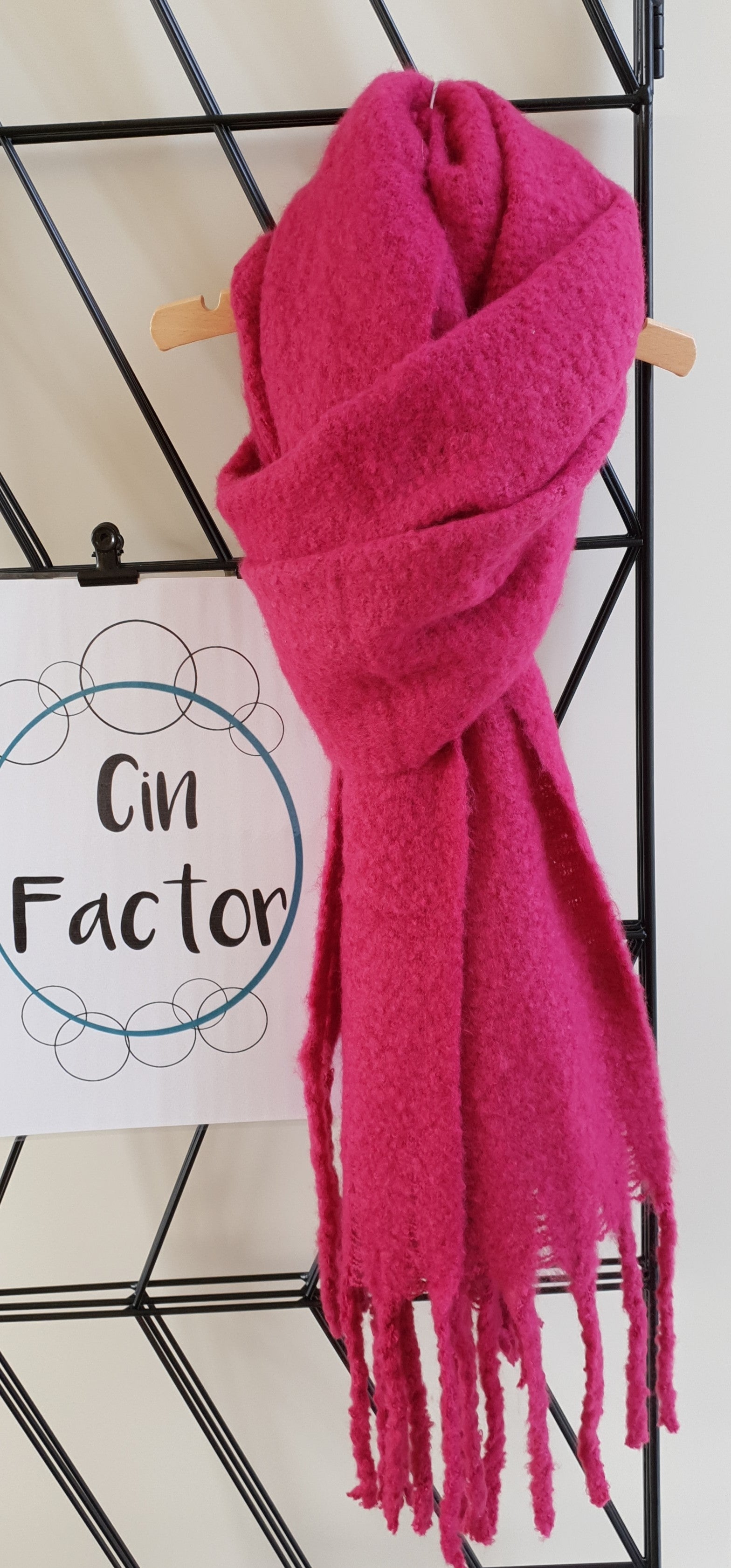 Heerlijke, magentakleurige sjaal 