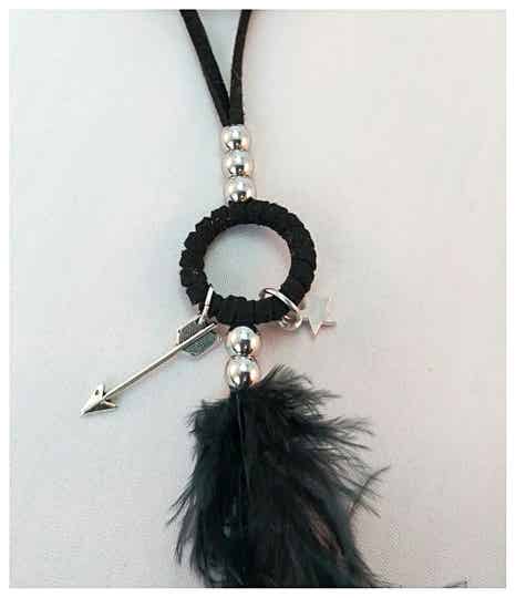 Hanger met veer zwart