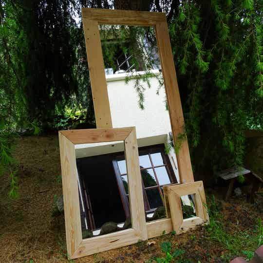 Cadre (pour miroir ou photographie)