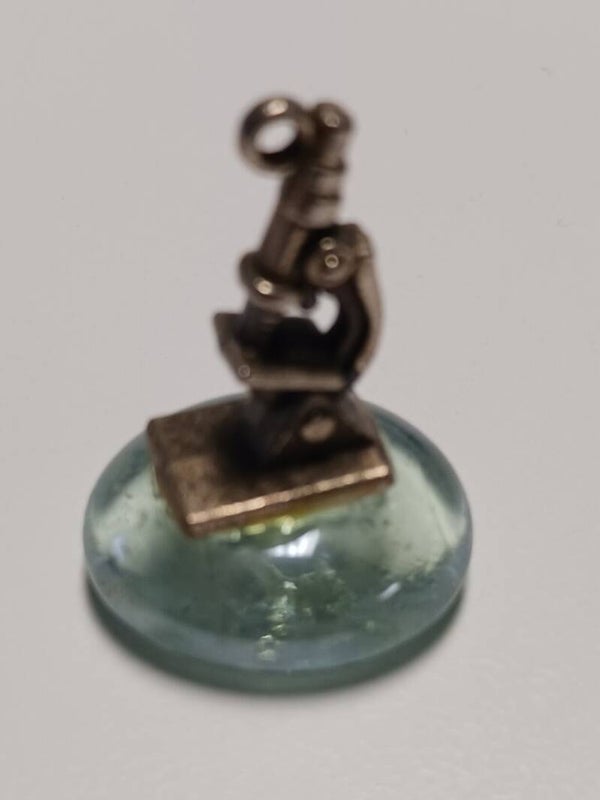 Microscope Glass Rock Sitter