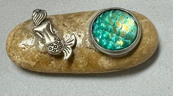 Mermaid Pool Rock Sitter