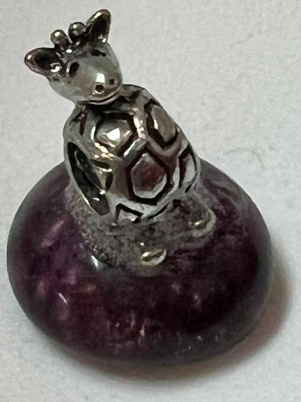 Giraffe Rock Sitter
