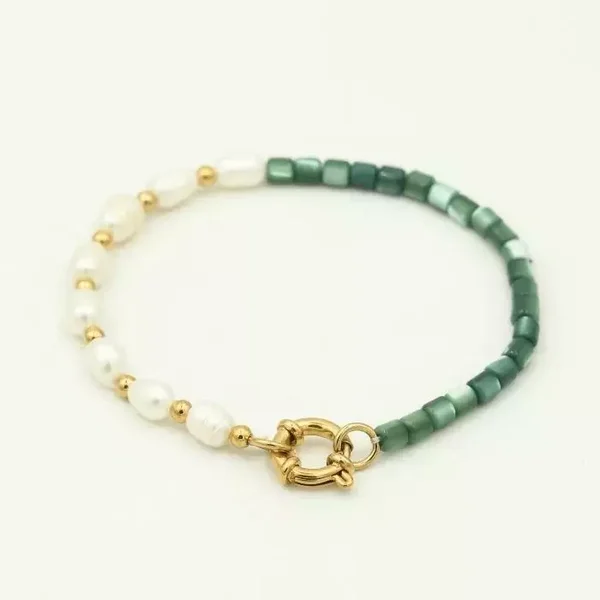 Armbandje parel groen