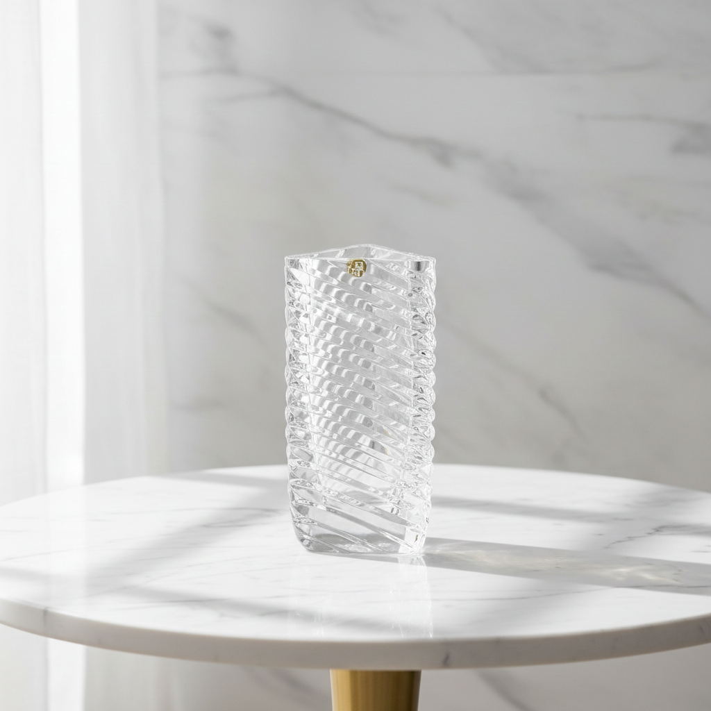 crystal vase with flowers interior styling inspiration, vintage crystal vase elegant glass decor interior styling