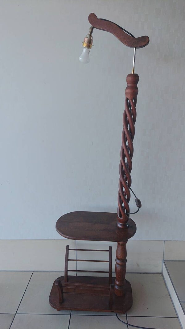 Houten leeslamp met lectuurbak, handgesneden hout, rond 1940-50
