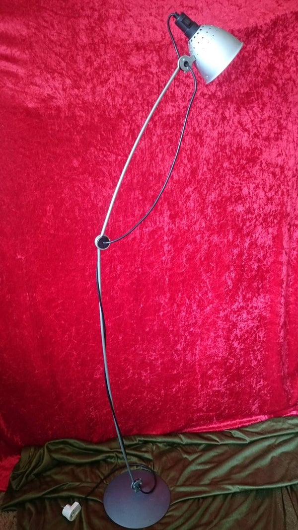 Hans Ansems vloerlamp Synopsis