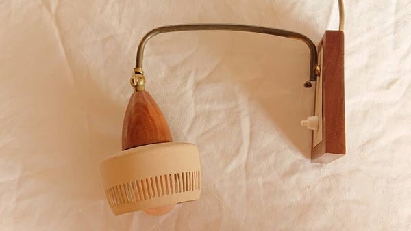 Teak wandlamp met metalen kap, jaren 70, Scandinavische stijl